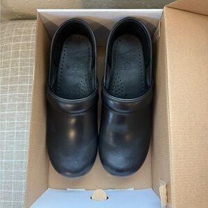 Dansko Professional Oiled Black Slip-On Clog